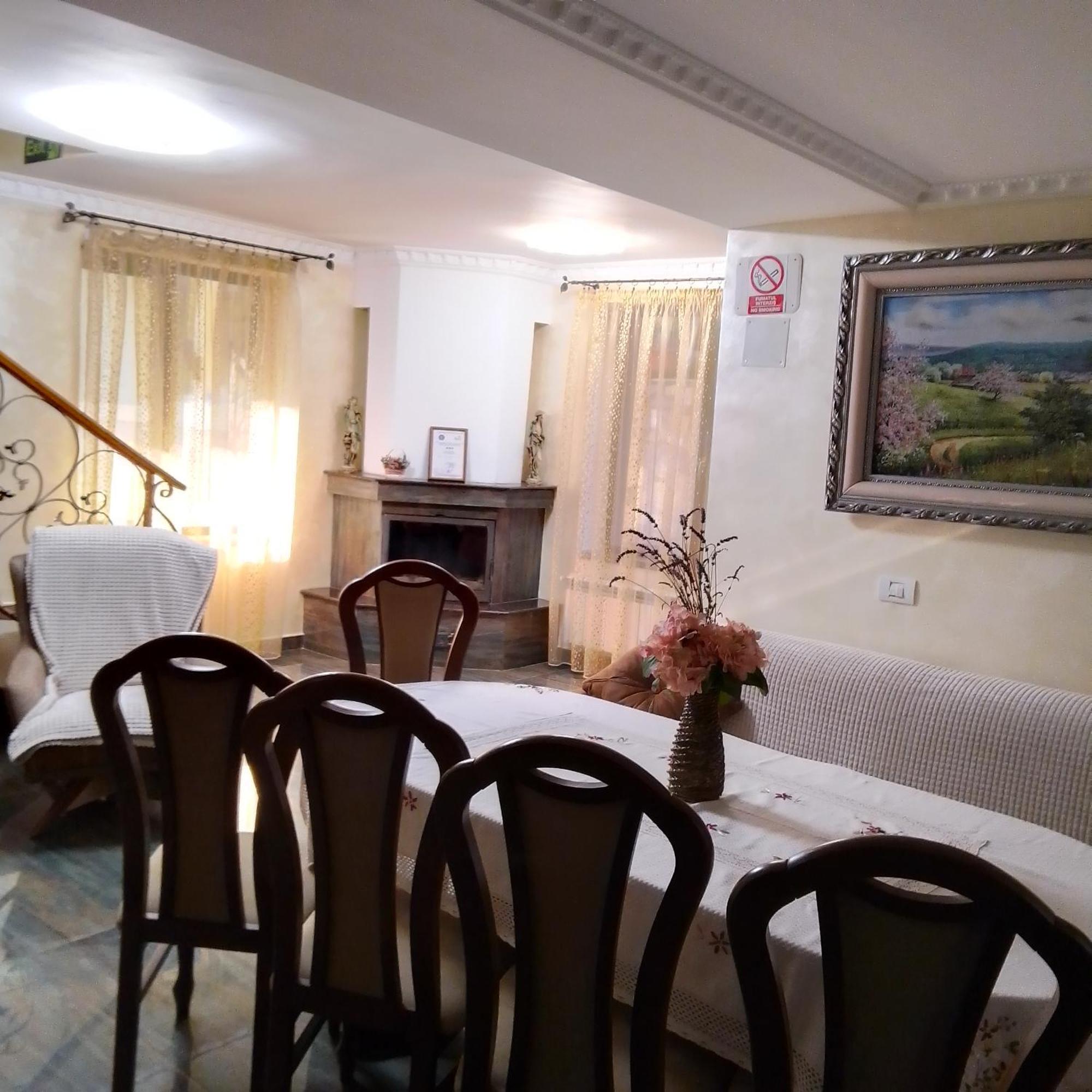 Casa Nicolas Buşteni Екстериор снимка